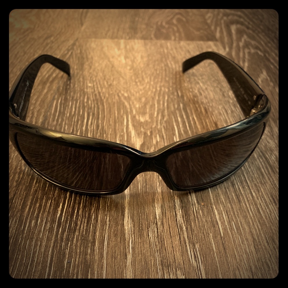 Versace sunglasses model: 4044-B *Authentic*